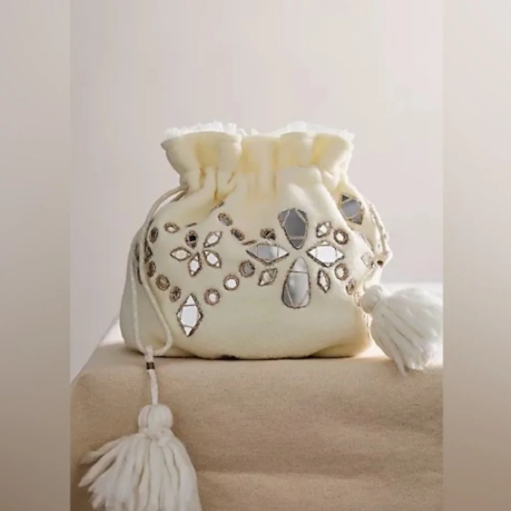 Free People Cute Tassel Sac...Cute Wristlet / Gift Sac  NWT Cream